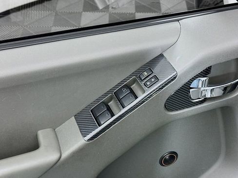 Used 2018 Nissan Frontier SV image 17