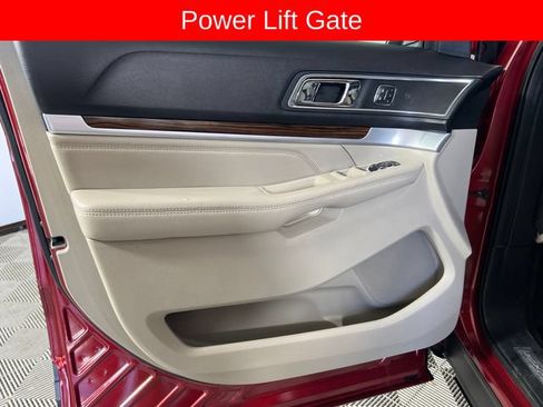 Used 2018 Ford Explorer Limited w/ Equipment Group 301A FWD image 12