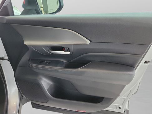 Certified 2025 Toyota Grand Highlander AWD image 31