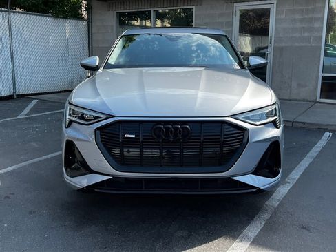 Used 2022 Audi e-tron Premium w/ Convenience Plus Package AWD/4WD image 2