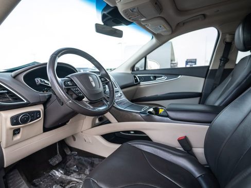 Used 2020 Lincoln Nautilus Reserve w/ Equipment Group 201A image 6