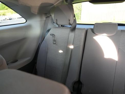 Used 2021 Toyota Sienna LE FWD image 16