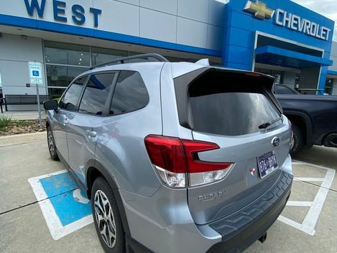 Used 2021 Subaru Forester Premium AWD/4WD image 4