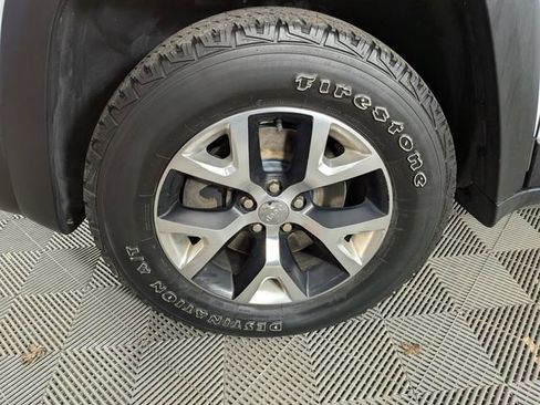 Used 2017 Jeep Cherokee Trailhawk w/ Cold Weather Group image 34