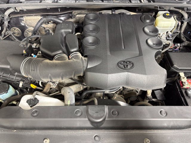 Used 2019 Toyota 4Runner SR5 AWD/4WD image 9