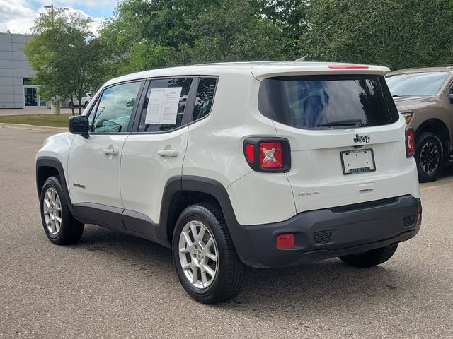 Used 2023 Jeep Renegade Latitude AWD/4WD image 3