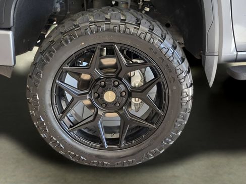 Used 2021 GMC Sierra 1500 AT4 w/ AT4 Premium Package AWD/4WD image 10