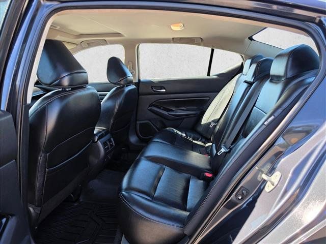 Used 2020 Nissan Altima 2.5 SL FWD image 17