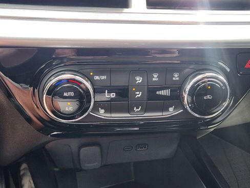 New 2026 Chevrolet Trax LT w/ Driver Confidence Package image 17