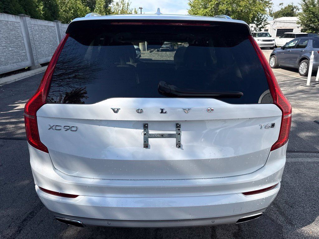 Used 2021 Volvo XC90 T6 Momentum w/ Climate Package AWD/4WD image 4