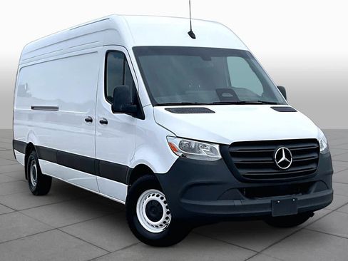 Used 2025 Mercedes-Benz Sprinter 2500 image 3