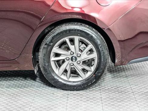 Used 2019 Kia Optima LX image 33