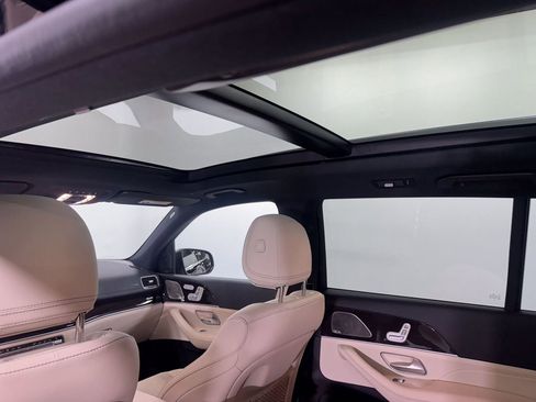 Certified 2025 Mercedes-Benz GLS 450 4MATIC image 24