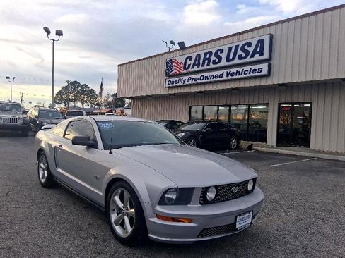 Used 2008 Ford Mustang GT image 2