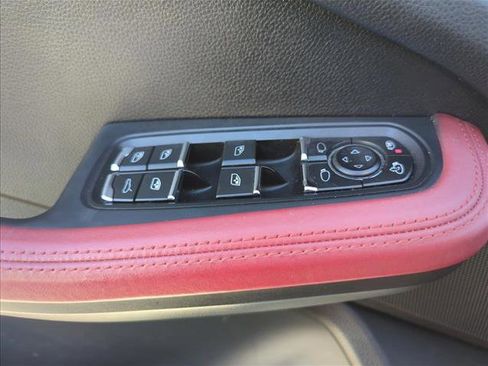 Used 2018 Porsche Macan S image 27