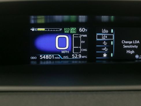 Used 2020 Toyota Prius Prime XLE image 40