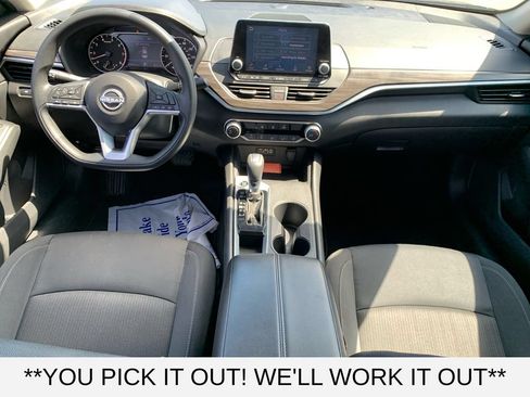 Used 2025 Nissan Altima 2.5 SV FWD image 24