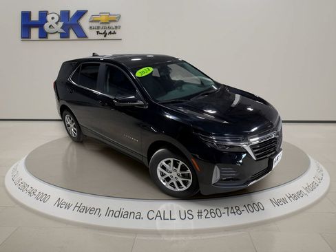 Used 2024 Chevrolet Equinox LT AWD/4WD image 1