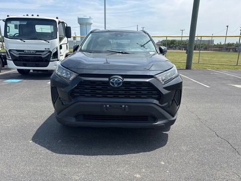 Used 2021 Toyota RAV4 LE AWD/4WD image 5