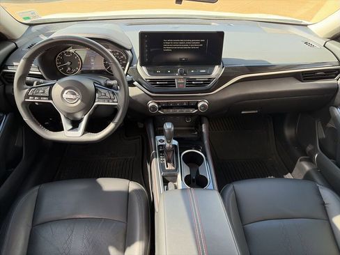 Certified 2023 Nissan Altima 2.5 SR w/ SR Premium Package image 9