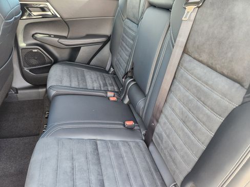 New 2025 Mitsubishi Outlander SE image 20