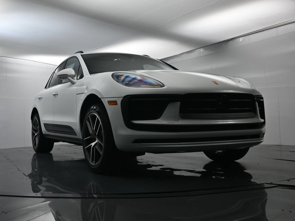 Certified 2026 Porsche Macan AWD/4WD image 55