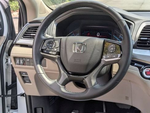 Certified 2023 Honda Odyssey Touring image 18