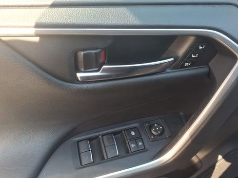 Used 2022 Toyota RAV4 Limited FWD image 13