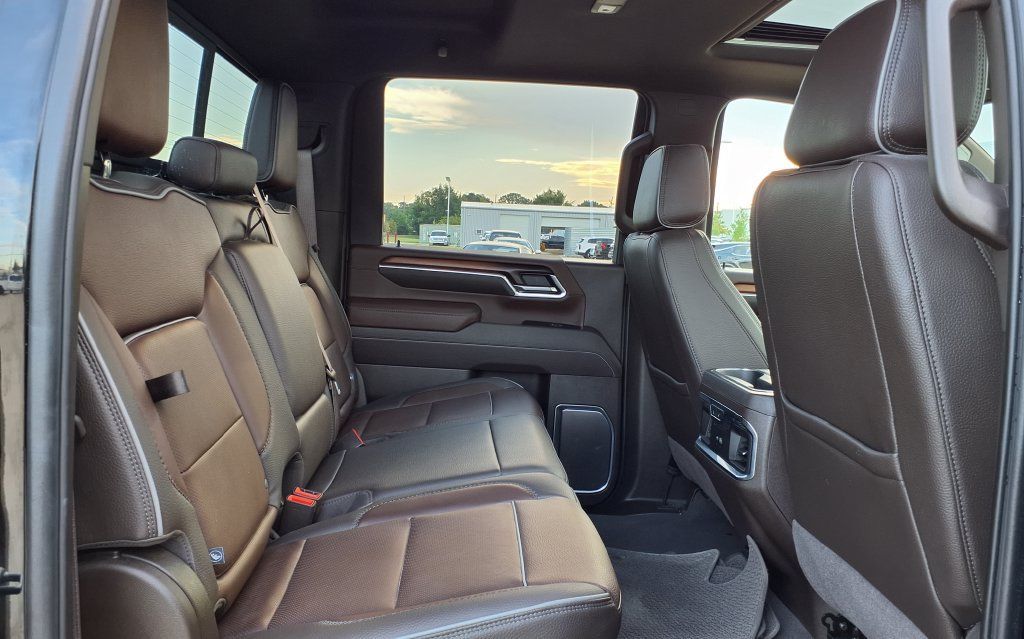 Used 2025 GMC Sierra 2500 Denali w/ Denali Reserve Package AWD/4WD image 15