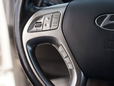Used 2011 Hyundai Tucson GLS FWD image 22