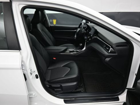 Used 2023 Toyota Camry SE image 38