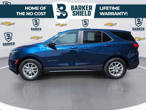 Used 2022 Chevrolet Equinox LS w/ LS Convenience Package AWD/4WD image 5