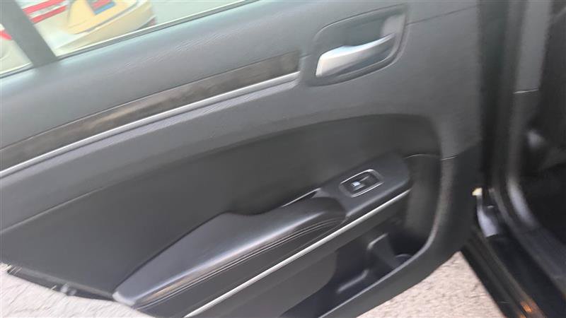 Used 2014 Chrysler 300 C AWD/4WD image 11