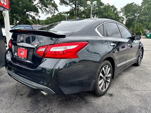 Used 2017 Nissan Altima 2.5 SV FWD image 3