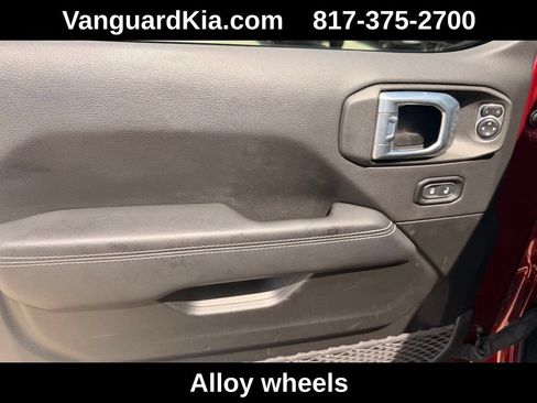 Used 2021 Jeep Wrangler Unlimited Sahara w/ Cold Weather Group AWD/4WD image 17