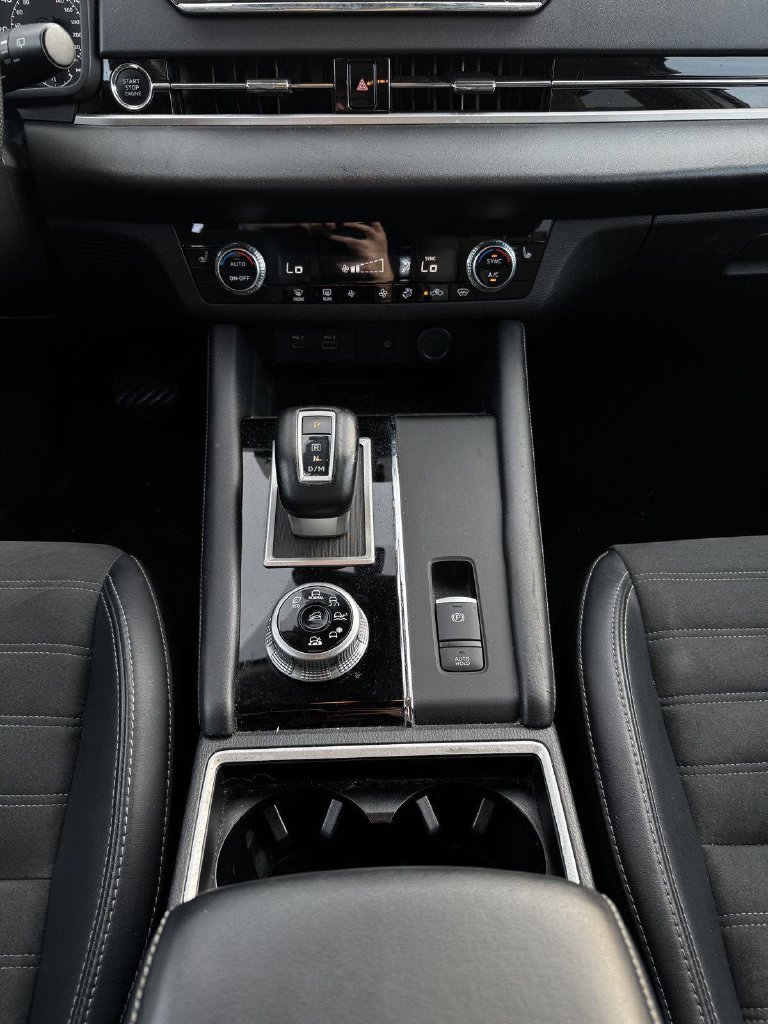 Used 2024 Mitsubishi Outlander SE AWD/4WD image 13