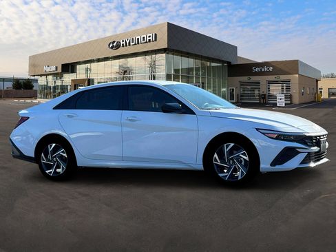 Used 2025 Hyundai Elantra Sport image 10