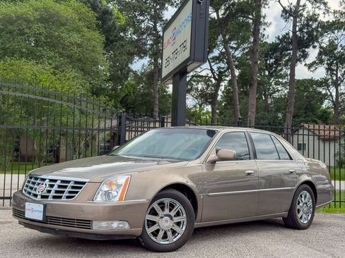 Used 2007 Cadillac DTS Luxury II FWD image 1