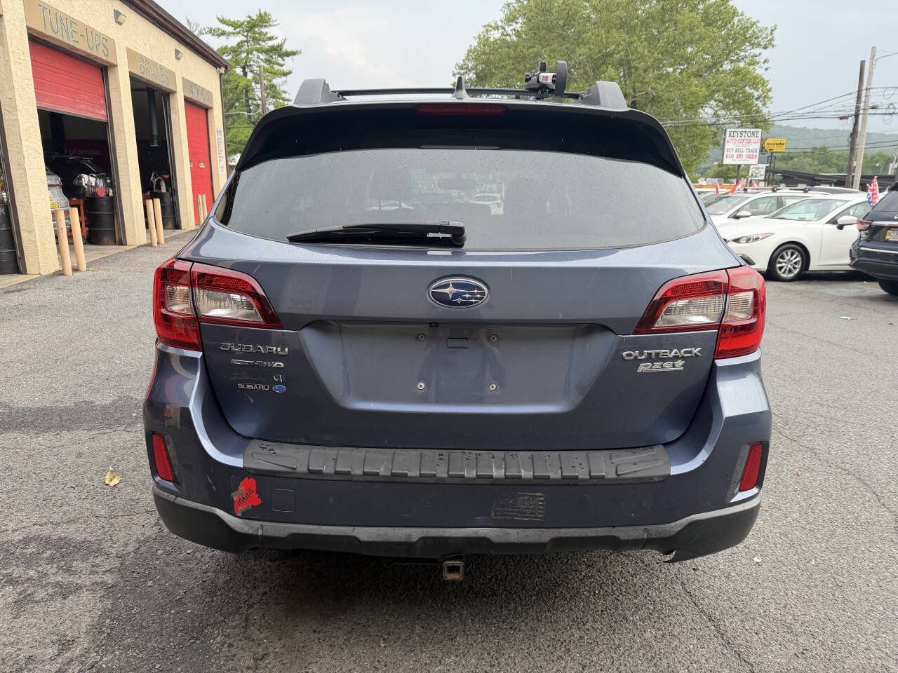 Used 2017 Subaru Outback 2.5i Premium AWD/4WD image 5