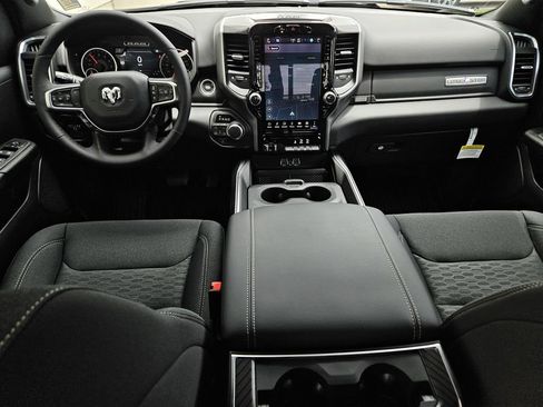 New 2026 RAM 1500 4x4 Crew Cab image 8