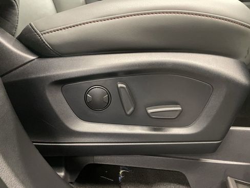 Used 2026 Ford Explorer Active w/ Active Comfort Package image 32