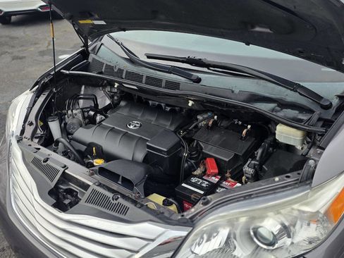 Used 2014 Toyota Sienna Limited image 31