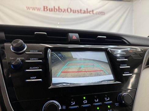Used 2019 Toyota Camry LE FWD image 13
