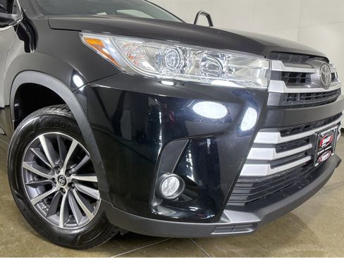 Used 2018 Toyota Highlander XLE image 10