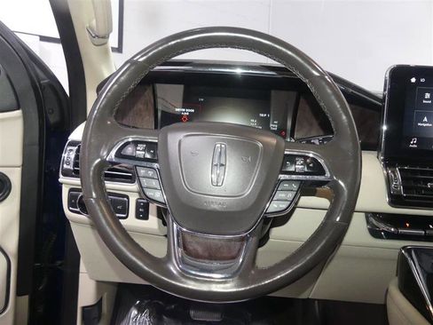 Used 2018 Lincoln Navigator Reserve w/ Technology Package AWD/4WD image 30