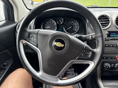 Used 2014 Chevrolet Captiva Sport LT FWD image 15
