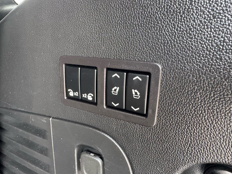 Used 2020 Chevrolet Tahoe Premier AWD/4WD image 28
