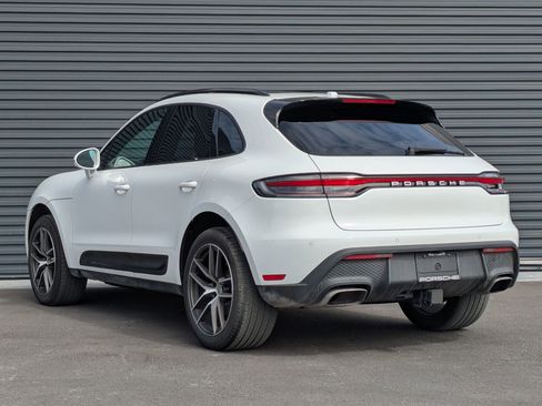 Certified 2025 Porsche Macan image 3