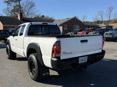 Used 2013 Toyota Tacoma 4WD Access Cab V6 AT (Natl) w/ Convenience Pkg image 8