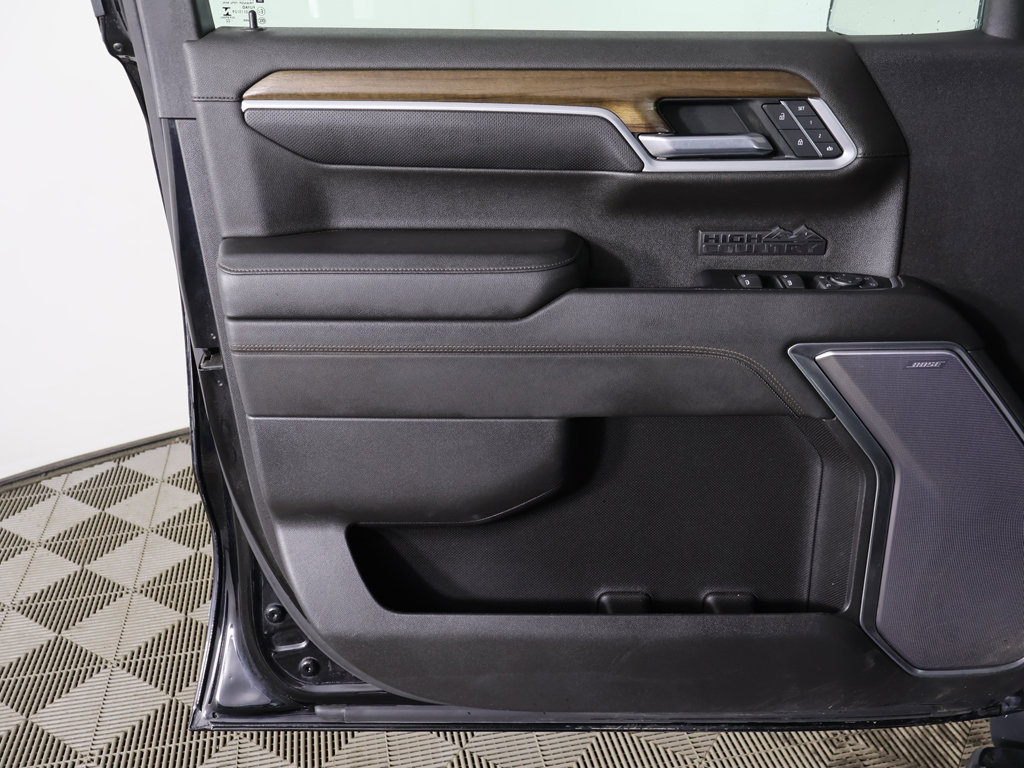 Used 2022 Chevrolet Silverado 1500 High Country w/ High Country Premium Package AWD/4WD image 21